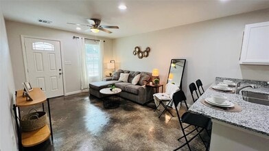 635 Martin Luther King Rd in Ames, TX - Building Photo - Building Photo