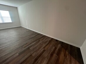 Room in Townhome on Starlight St in Sanford, NC - Building Photo - Building Photo