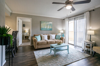 Teakwood at Seabrook in Seabrook, TX - Building Photo - Interior Photo