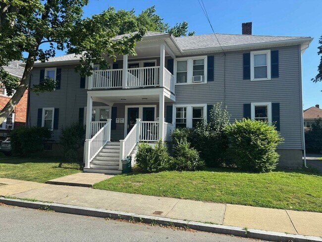 244 Robbins St in Waltham, MA - Building Photo - Building Photo