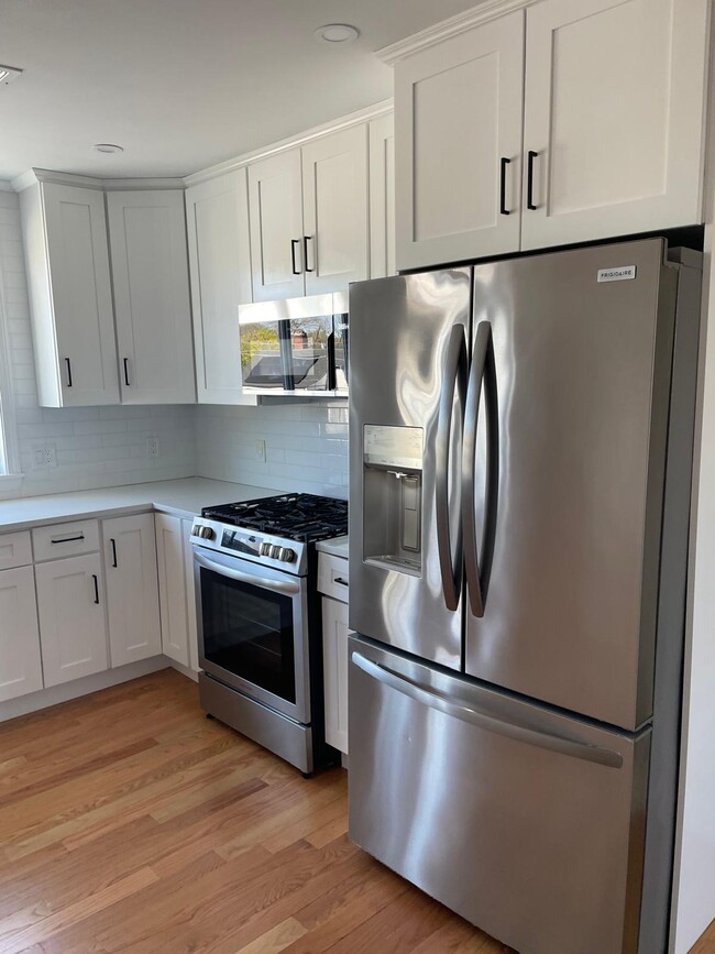 94 Essex St, Unit 3