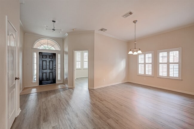 property at 6923 Grants Hollow Ln