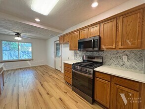 4105 S Oak Ave in Springfield, MO - Building Photo - Building Photo