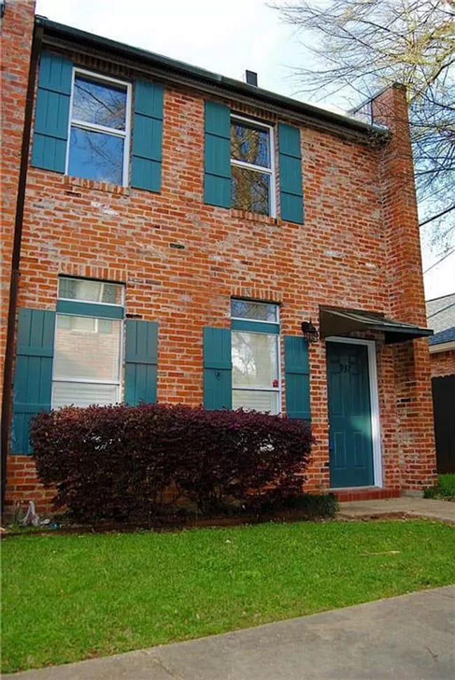 property at 937 Bayou Trace Dr