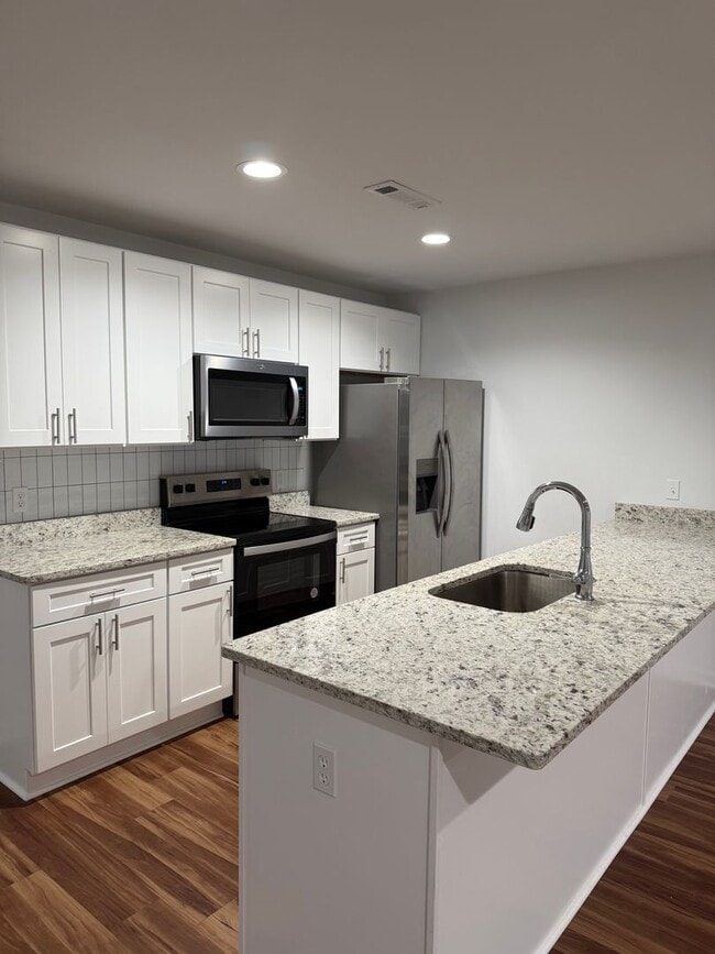 215 Charleston Dr in Enterprise, AL - Building Photo - Building Photo