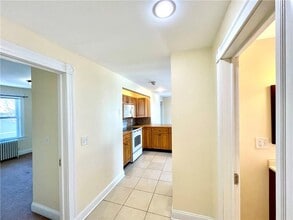 14 Dresser St in Newport, RI - Building Photo - Building Photo