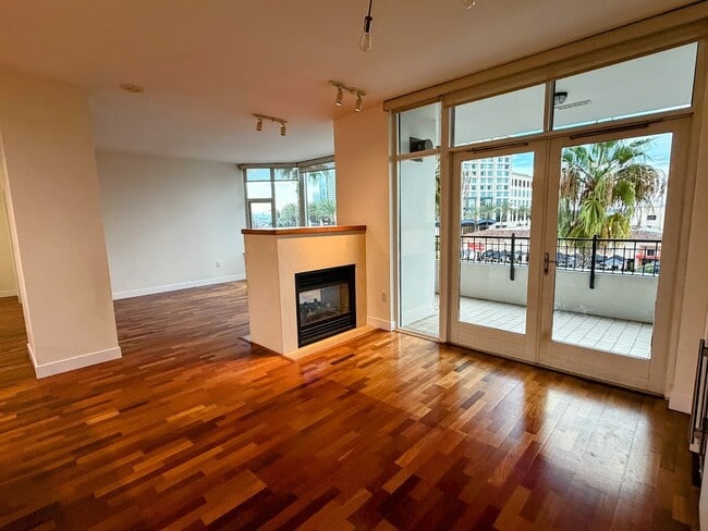 700 W Harbor Dr in San Diego, CA - Building Photo - Building Photo