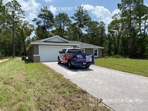 7017 Hemlock Course in Ocala, FL - Building Photo - Building Photo