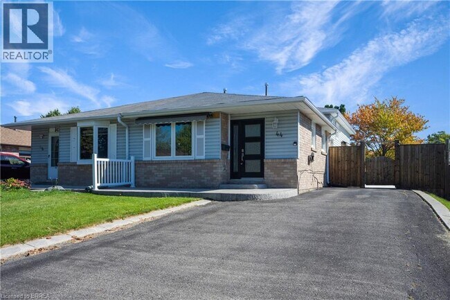 44 Marblehead Crescent in Brampton, ON - Building Photo - Building Photo