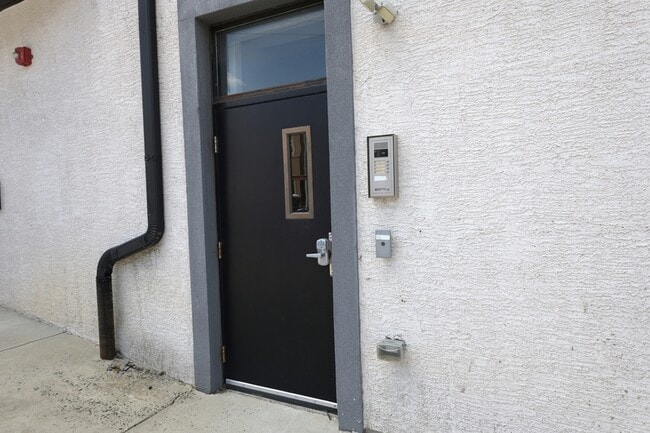 4000 W Girard Ave in Philadelphia, PA - Building Photo - Building Photo