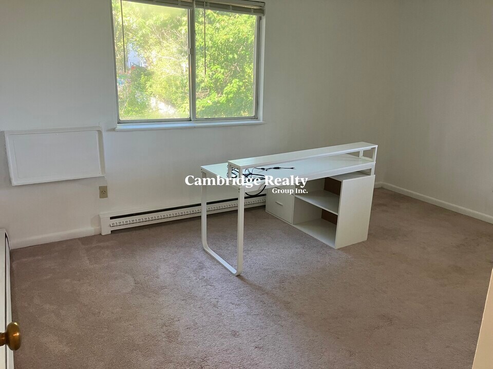 42 Belmont St in Somerville, MA - Building Photo