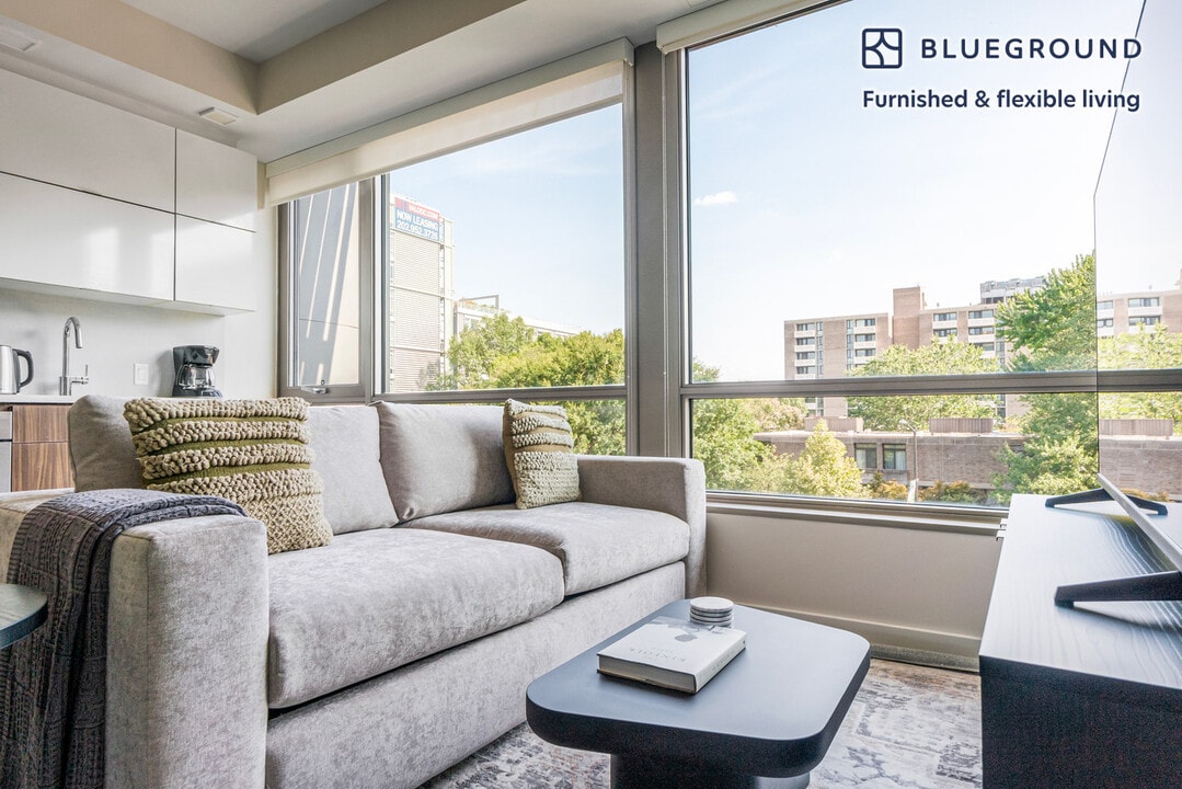 301 M St SW in Washington, DC - Building Photo