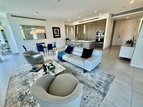 101 Sunrise Dr in Key Biscayne, FL - Building Photo - Building Photo