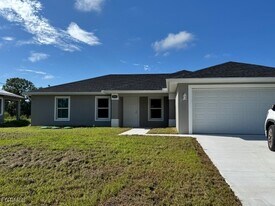 3223 57th St W in Lehigh Acres, FL - Building Photo