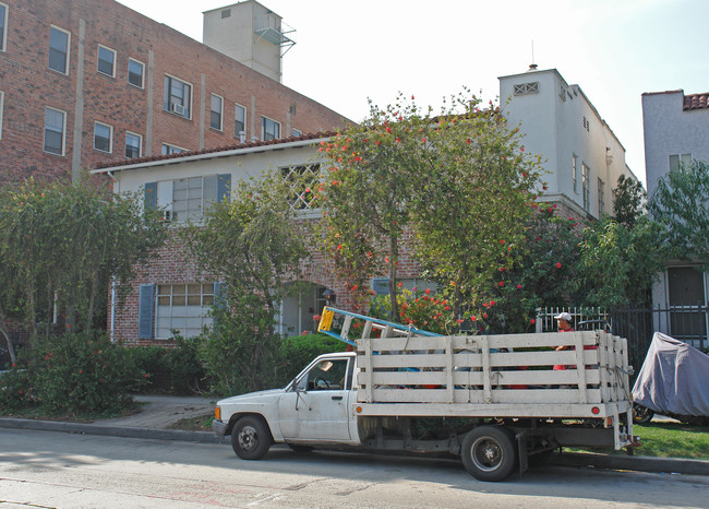 1811 Wilcox Ave in Los Angeles, CA - Building Photo - Building Photo