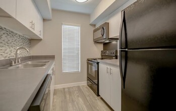 Infinity on the Landing in Euless, TX - Building Photo - Building Photo