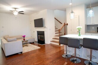 916 Belfry Terrace in Fairburn, GA - Building Photo - Building Photo