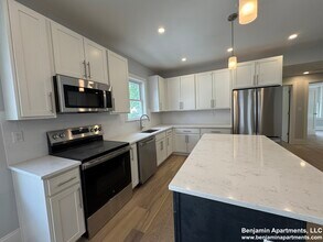 55 Fairbanks St, Unit 2 in Boston, MA - Building Photo - Building Photo