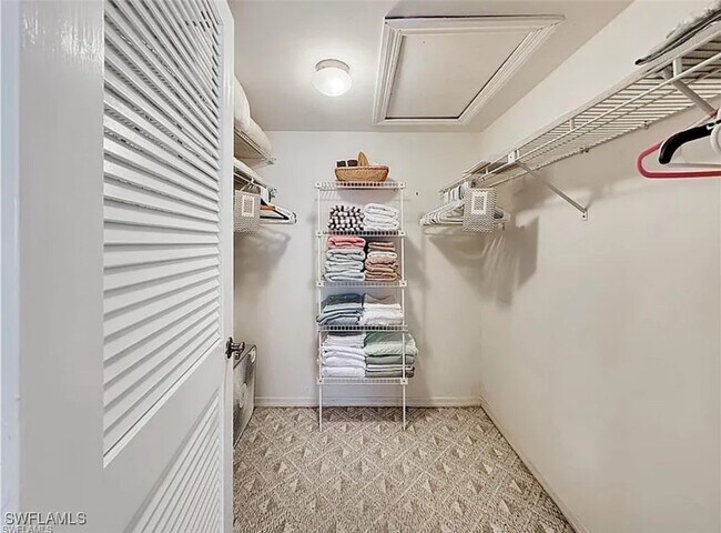 property at 905 Augusta Blvd