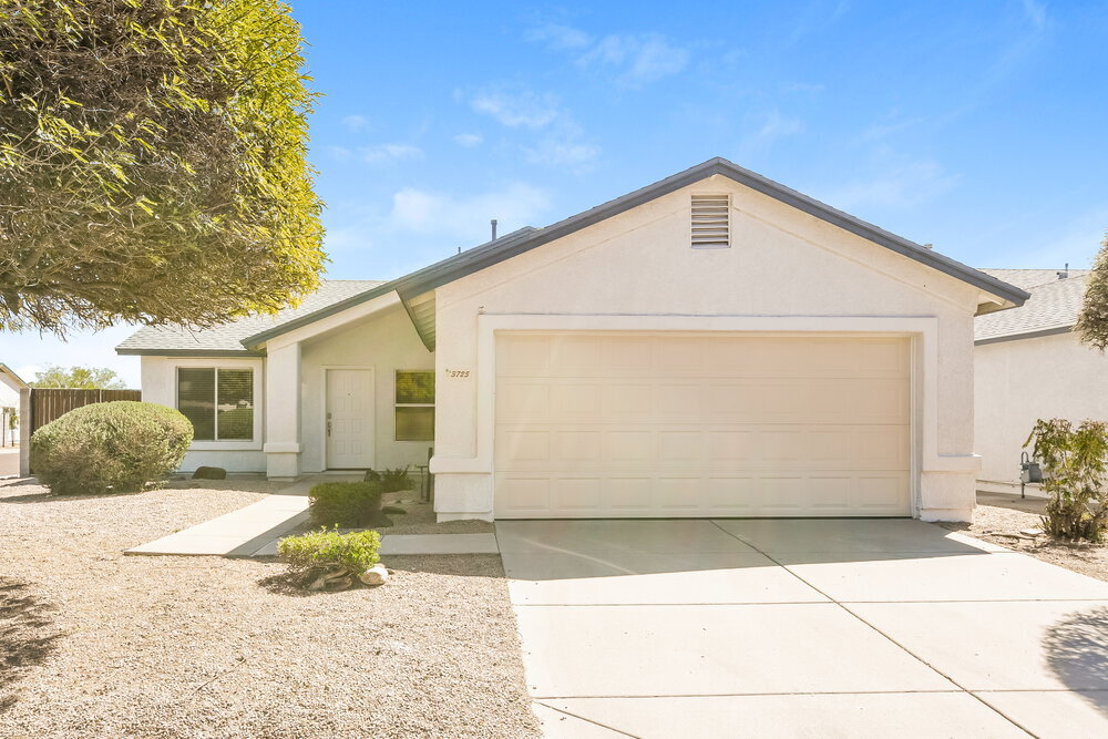 3725 W Cat Balue Dr in Glendale, AZ - Building Photo