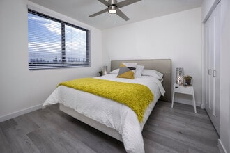 Brisas Del Este II in Miami, FL - Building Photo - Building Photo