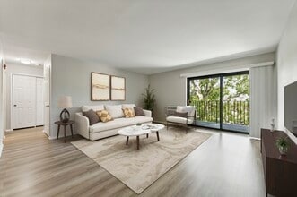 Eagle Rock Apartments at Framingham in Framingham, MA - Building Photo - Building Photo