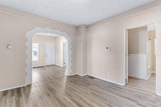 1711 Kendall St in South Bend, IN - Foto de edificio - Building Photo
