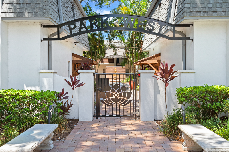 3215 W Swann Ave in Tampa, FL - Building Photo