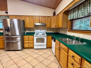 7769 Lakeside Dr in Milton, FL - Building Photo - Building Photo