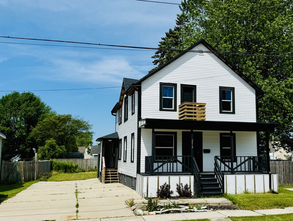 2018 Monroe St, Unit B in Two Rivers, WI - Building Photo