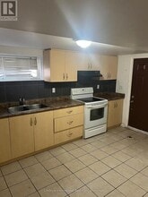 280 Cornelius Pkwy in Toronto, ON - Building Photo - Building Photo