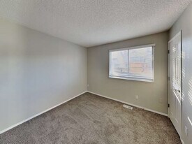 12191 Newport Dr in Brighton, CO - Building Photo