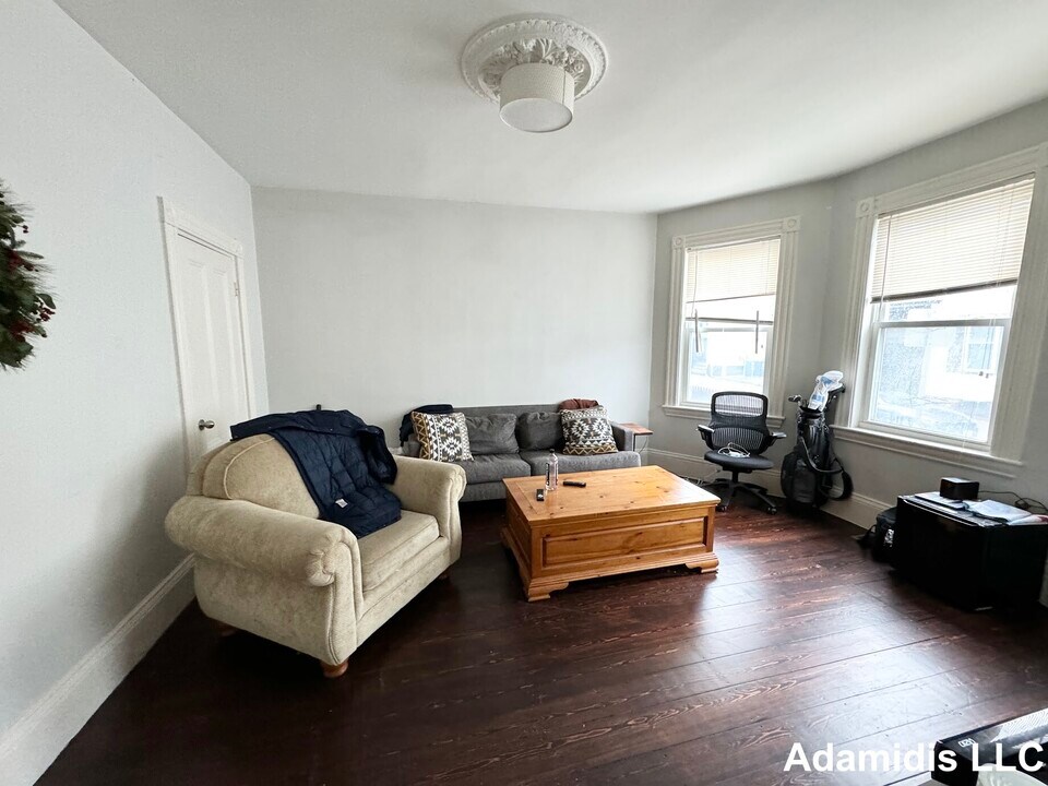 32 Rawson St, Unit 2 in Boston, MA - Building Photo