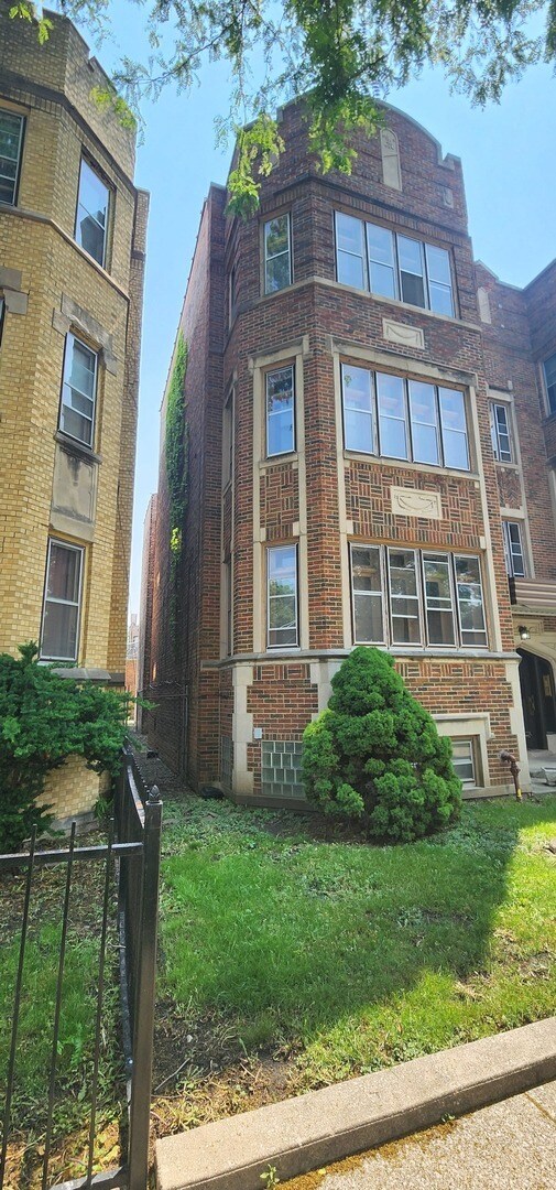 9241 S Laflin St in Chicago, IL - Building Photo - Building Photo