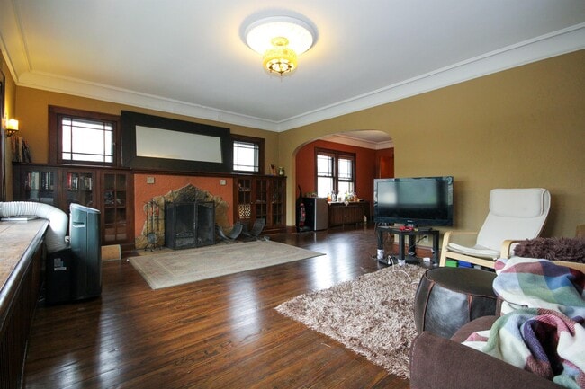 1404 University Ave NE in Minneapolis, MN - Building Photo - Building Photo