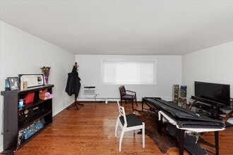 600 McKinley Ave in Mundelein, IL - Foto de edificio - Building Photo