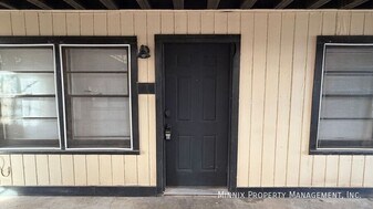 5005 Ave W.-2, Unit 2 in Lubbock, TX - Building Photo