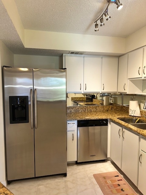property at 19505 Quesada Ave