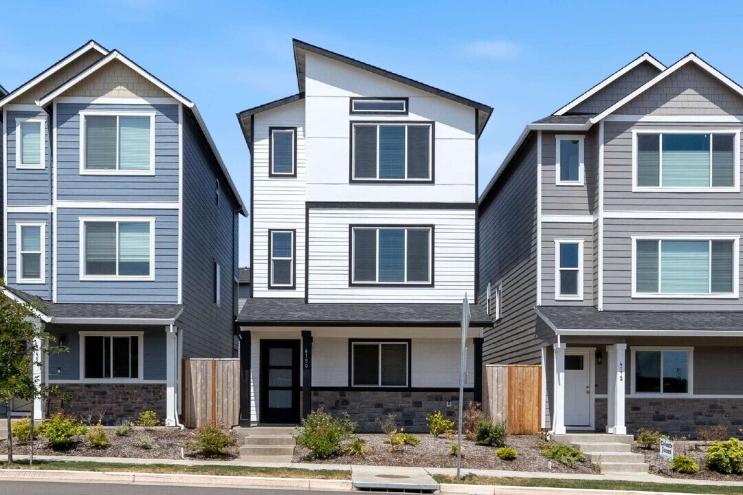 4150 E Labish Ln in Newberg, OR - Building Photo