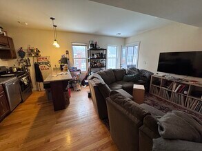 21-23 Weitz St. Unit 2, Unit 2 in Boston, MA - Building Photo - Building Photo