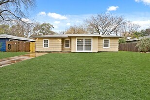 728 22nd Ave N in Texas City, TX - Building Photo