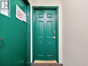 28 Victoria Ave N in Hamilton, ON - Building Photo - Building Photo