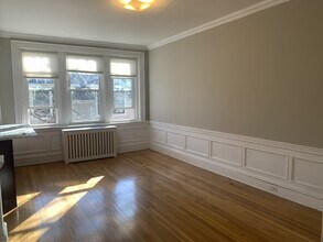 36 Dwight St, Unit #6 in Brookline, MA - Foto de edificio - Building Photo