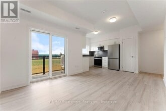 940 St David St N in Fergus, ON - Building Photo - Building Photo