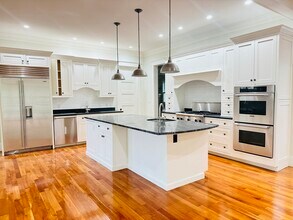 176 Waltham St in Lexington, MA - Building Photo - Building Photo