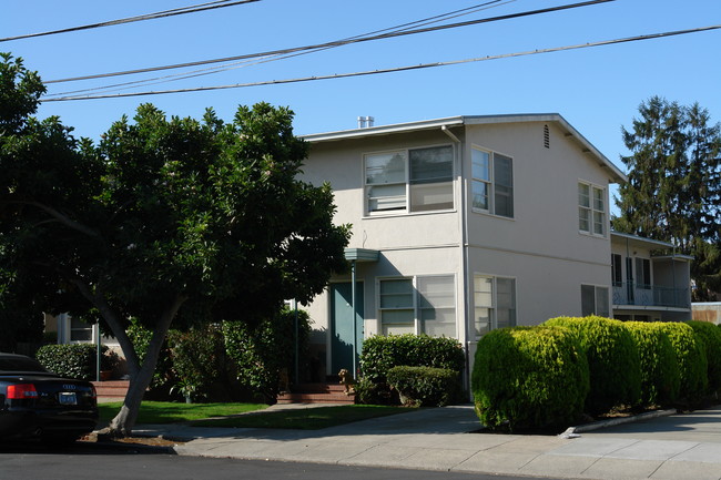 215 Anita Rd in Burlingame, CA - Foto de edificio - Building Photo