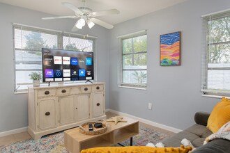 620 SE 47th St in Cape Coral, FL - Foto de edificio - Building Photo