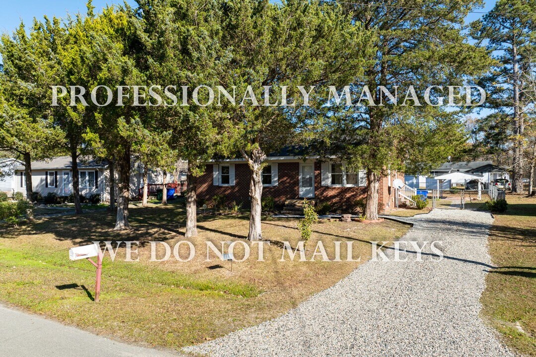 118 Arrowood Dr in Nashville, NC - Foto de edificio