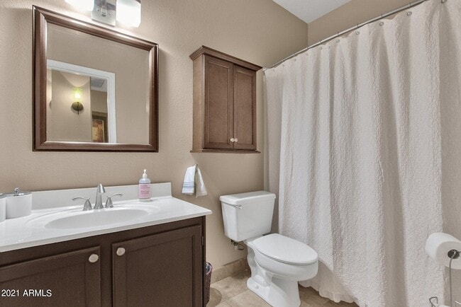 property at 1138 E Amberwood Dr