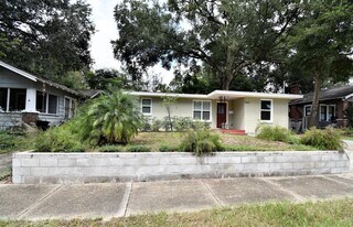 3843 Valencia Rd in Jacksonville, FL - Building Photo